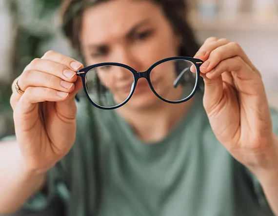 Améliorer la vision avec des lunettes adaptées